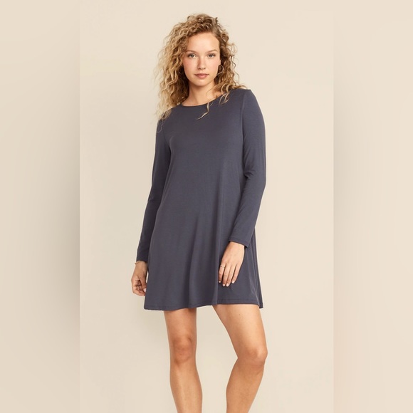 Alter’d State grey swing dress and Old Navy dress - Picture 11 of 11